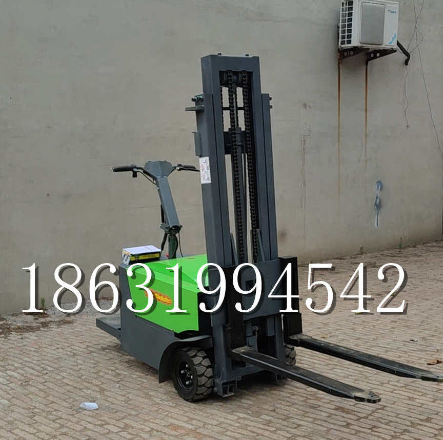 太子河区优程全电动叉车插腿式堆高车液压装卸车1.5吨升高小型站驾式铲车